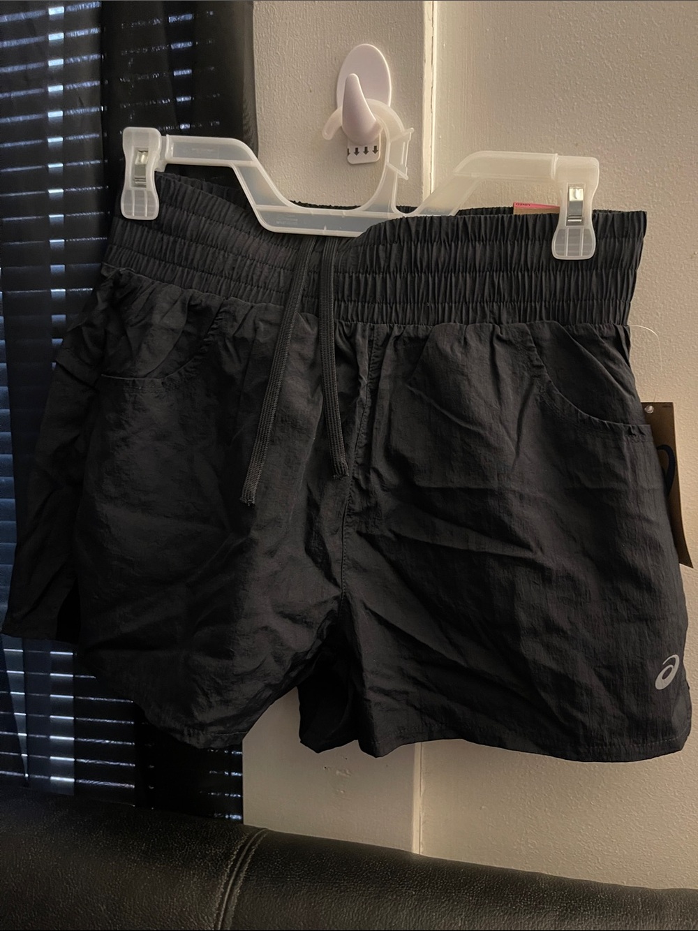 ASICS Black Women’s Crinkled High Waist Running Shorts Size Small NWT